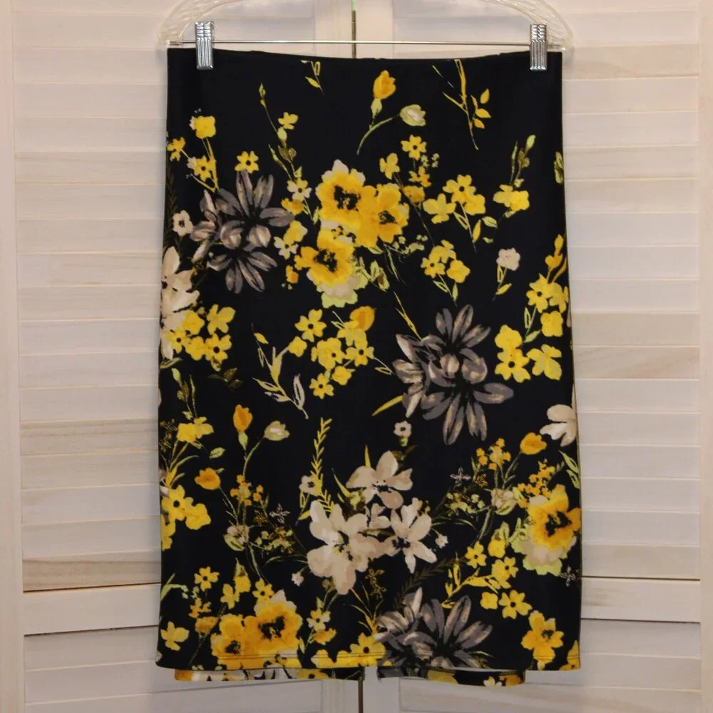 NYCC New York Clothing Company Navy Blue and Yellow Floral Skirt Size XL